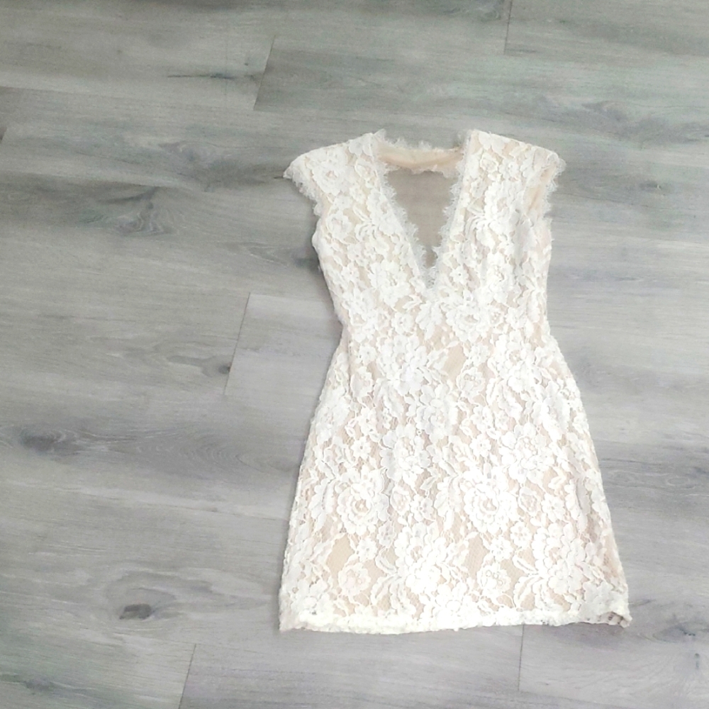 Aidan by Aidan Mattox deep v cap sleeve lace cocktail open back dress size 0